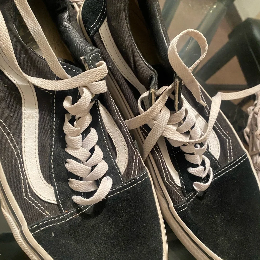 Vans - Picture 3 of 4